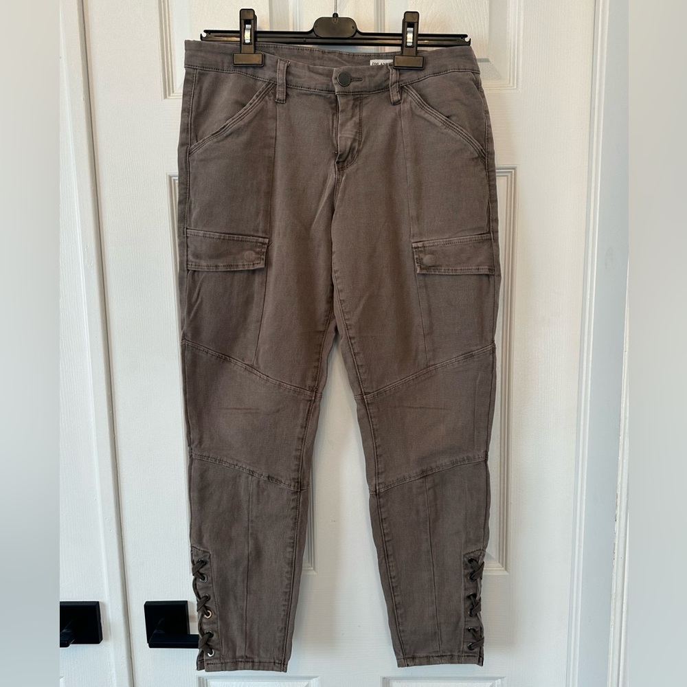 Women’s Casual Cargo Pants - Brown